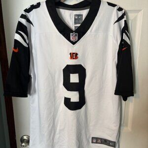 EUC Nike Ladies NFL Burrow Jersey no 9 - size Small